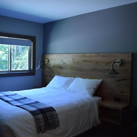 Sasquatch Inn Harrison Mills Exteriör bild