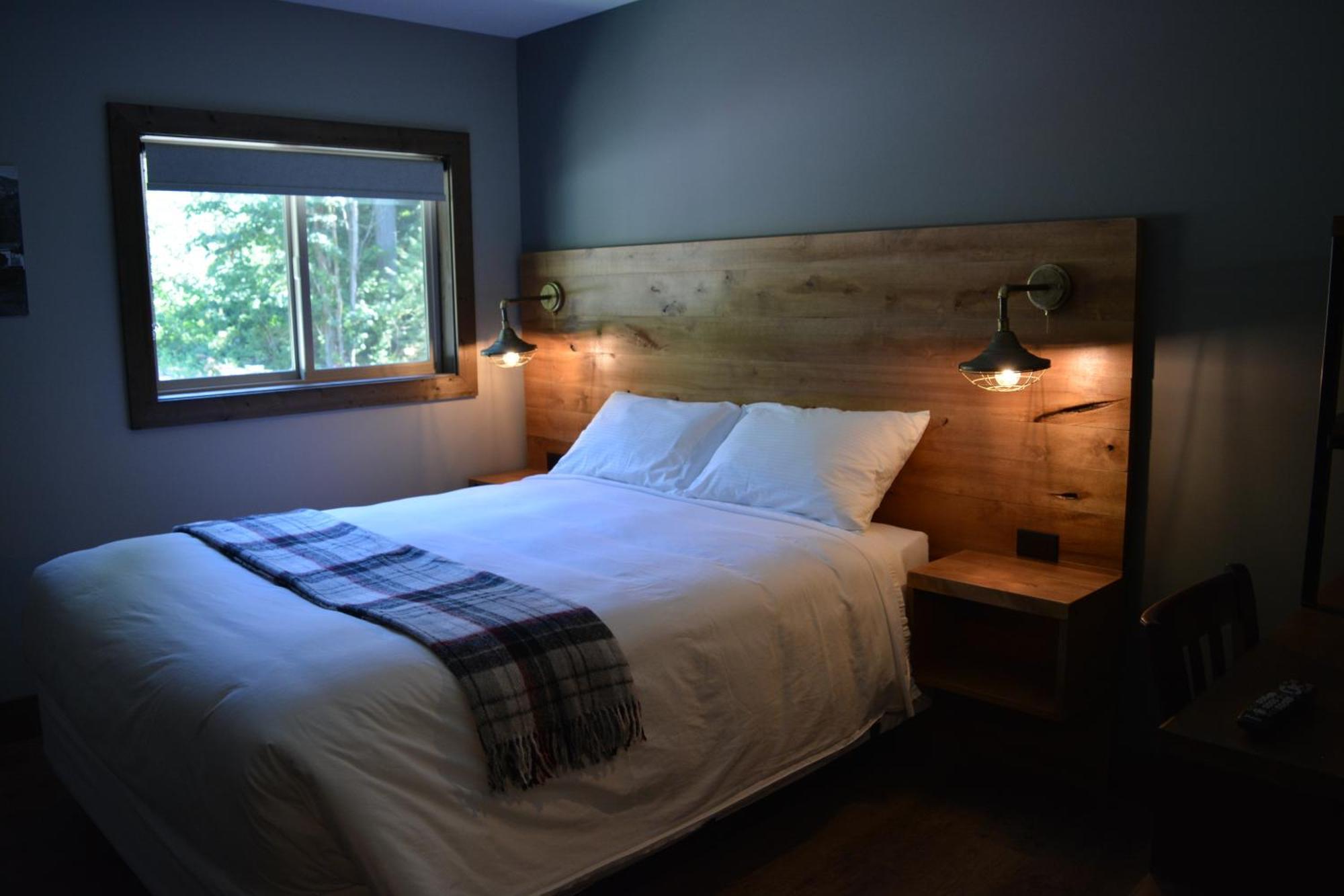 Sasquatch Inn Harrison Mills Exteriör bild