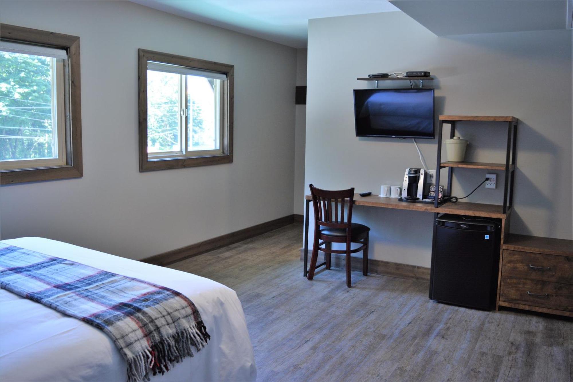 Sasquatch Inn Harrison Mills Exteriör bild